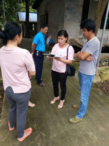 广西助农服务在养殖场一线技术员7.png