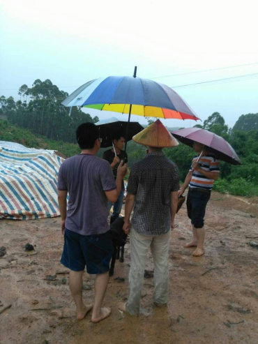 广西助农服务在养殖场一线技术员18.png